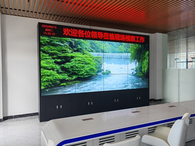華邦瀛49寸1.7mm液晶拼接屏項(xiàng)目實(shí)拍圖