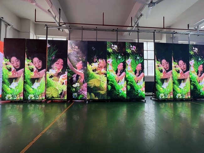 P2.5 LED海報屏